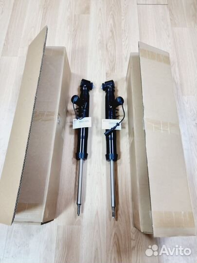 Амортизатор правый на audi A6 C6 задний 4F0616032M