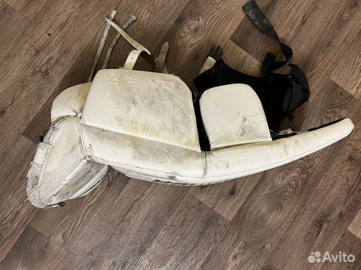 Вратарские щитки bauer