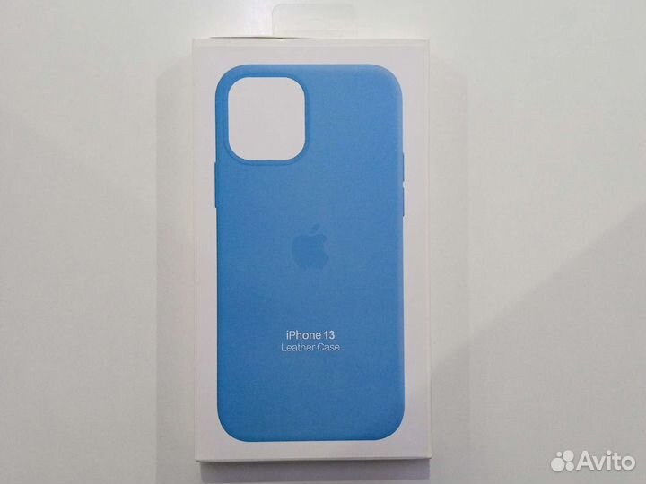 Кожаный чехол на iPhone 13 Голубой