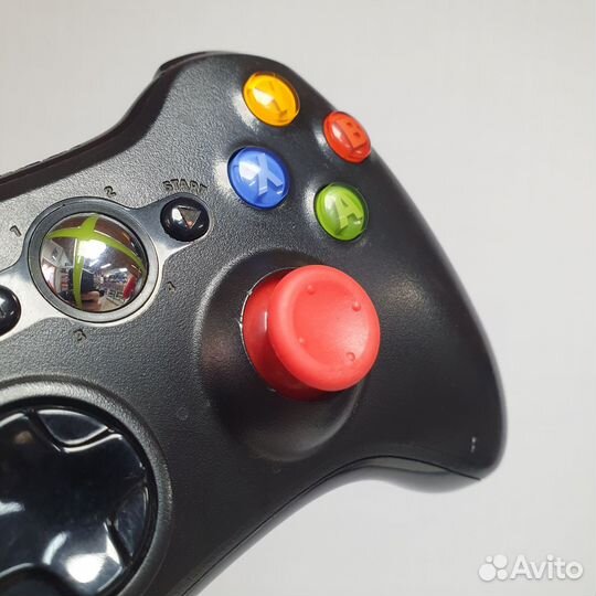 Xbox 360 E 250GB с диском Condemned