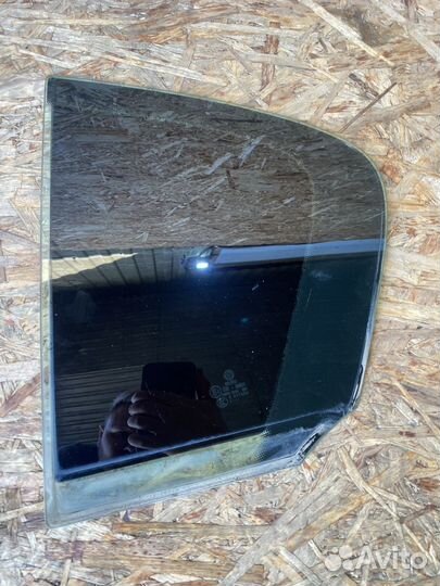 Форточка задняя VW Passat B6 05-10