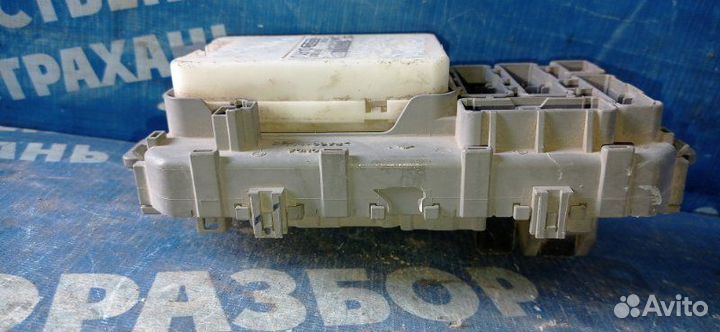 Блок предохранителей салона Honda Domani седан