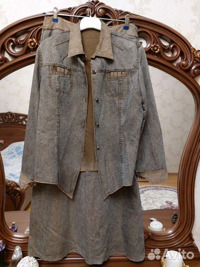 Костюм женский