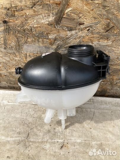 Бачок расширительный Mercedes Benz W204