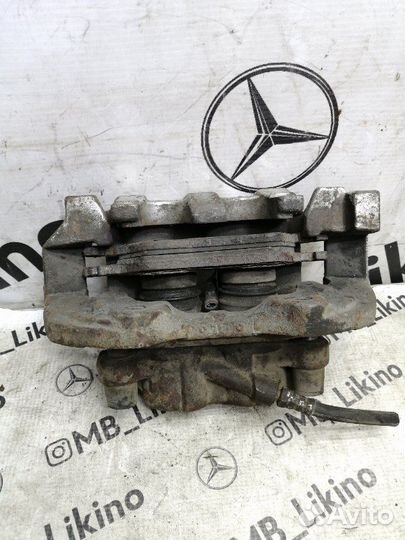 Суппорт передний правый Mercedes Ml W164