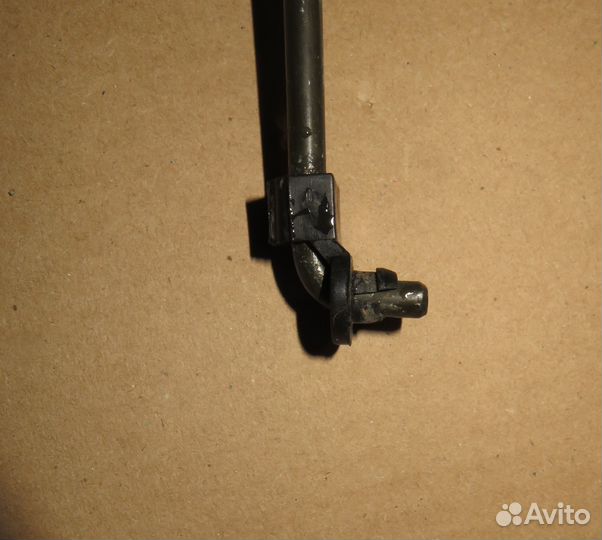 Упор капота Mazda Demio DW3W