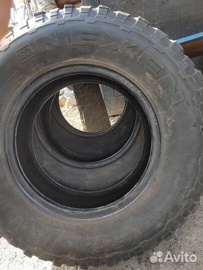 Nexen Roadian M/T 235/75 R15