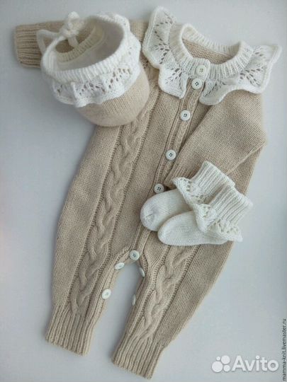Вязаный комплект на девочку