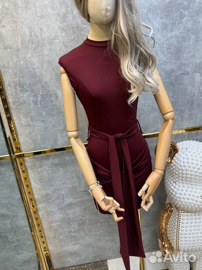 Платье со шлейфом