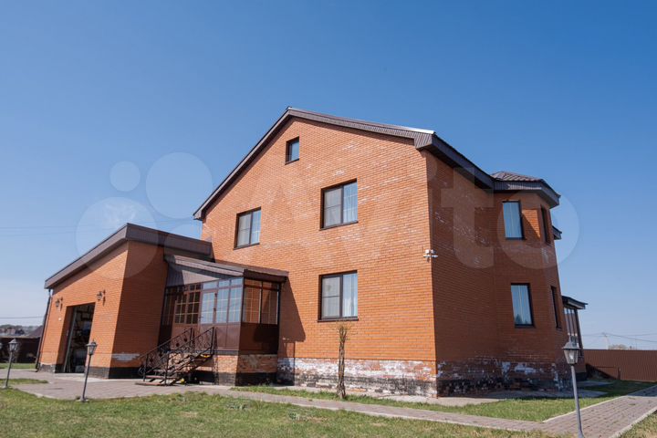 Коттедж 327 м² на участке 17 сот.