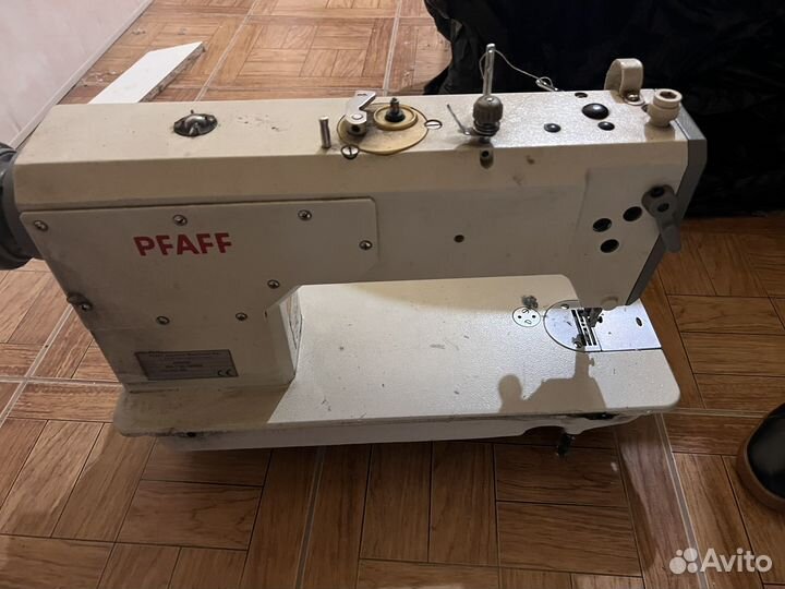 Швейная машина Pfaff