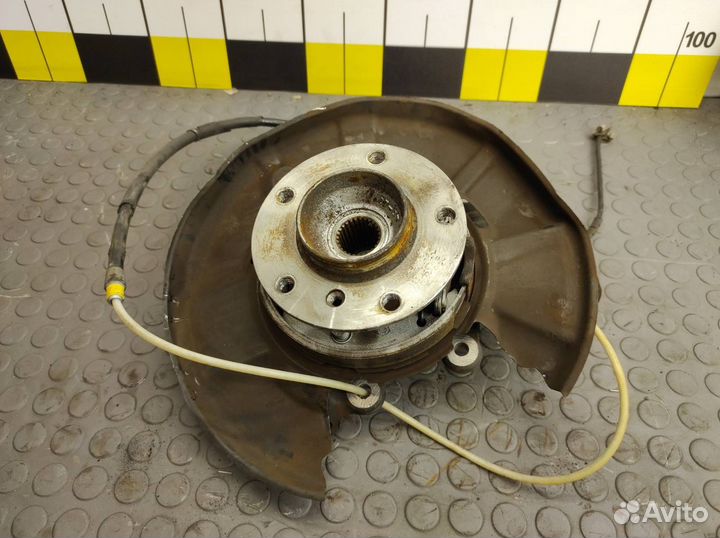 Кулак поворотный задний левый Bmw 320I E90 N46B20B