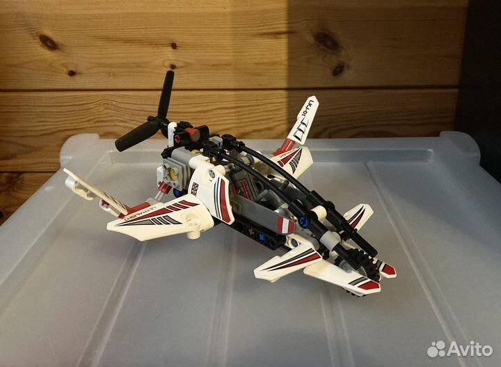 Lego Technic «сверхлёгкий вертолёт»