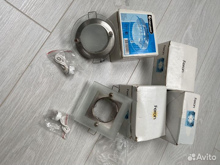 Светильники встраиваемые потолочные