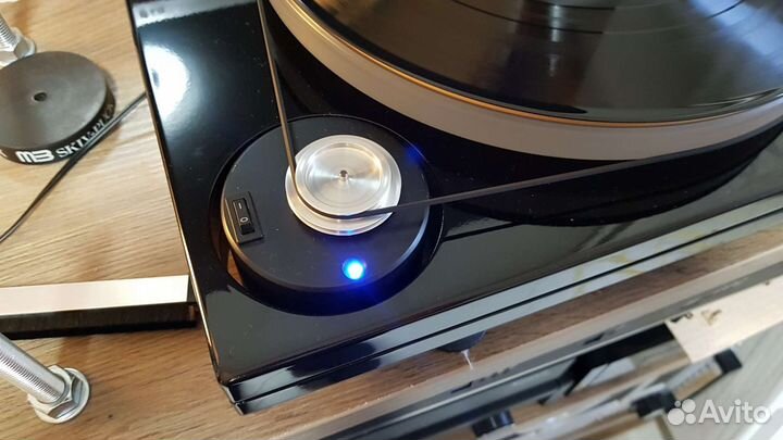 Виниловый проигрыватель Music Hall 7.1