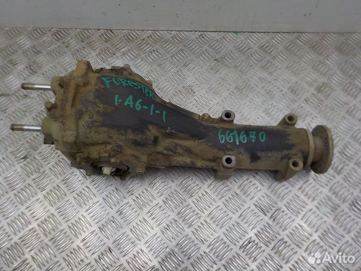 Редуктор задний на Subaru Forester 27011AB290