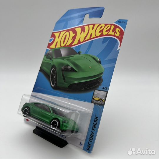 Машинка Hot Wheels Porsche Taycan Turbo S