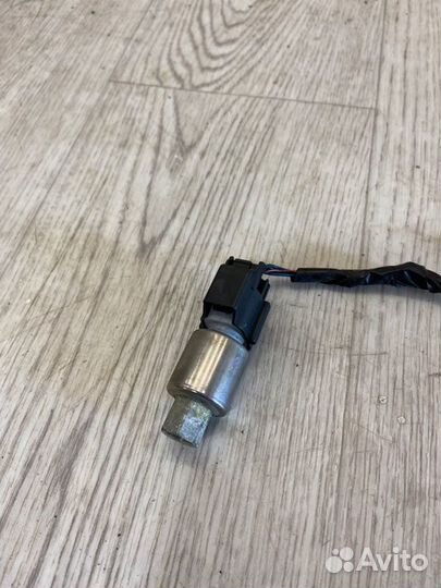 Датчик давления компрессора кондиционера Ford Kuga