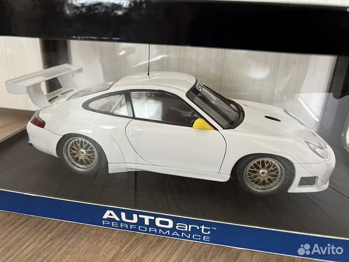 1/18 Autoart 77822 Porsche 911 GT3R (White)