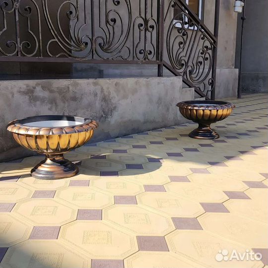 Вазы уличные