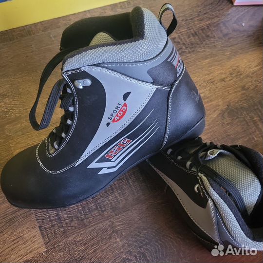 Лыжные ботинки