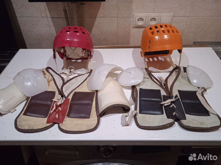 Хоккейная форма, шлем 