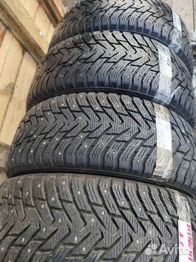Nokian Tyres Hakkapeliitta 8 SUV 265/60 R18 114T