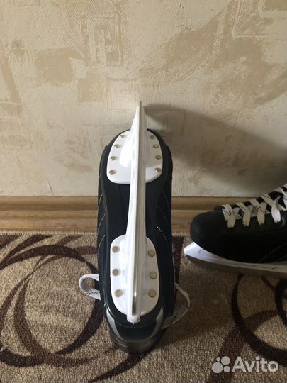 Коньки хоккейные 43 размер