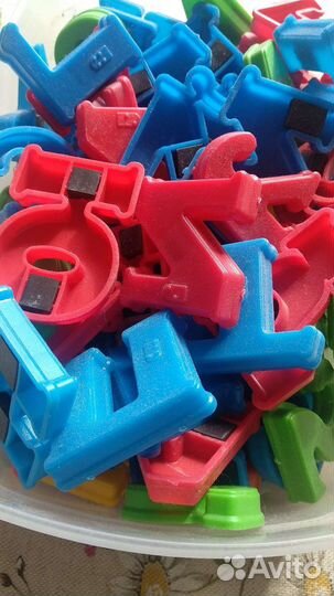 Магнитные буквы и цифры