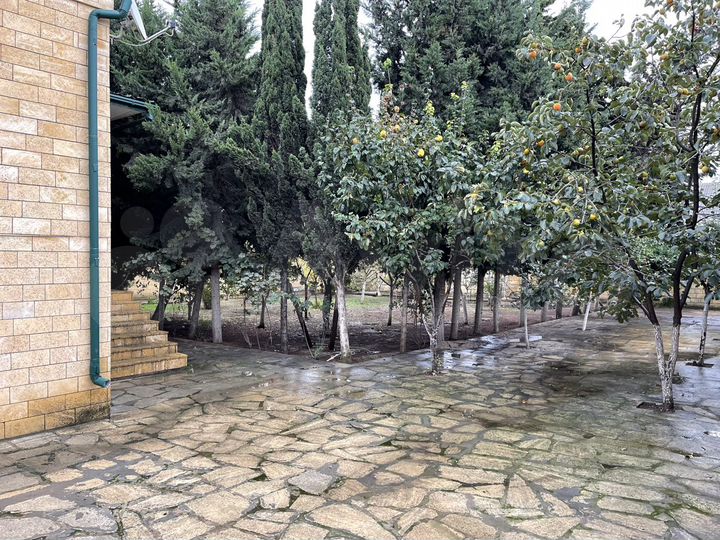 Дом 410 м² на участке 11 сот.