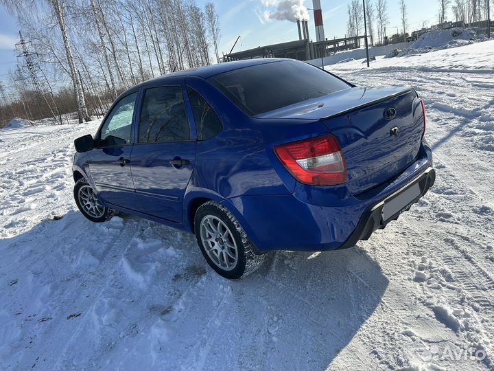 LADA Granta 1.6 МТ, 2013, 200 000 км