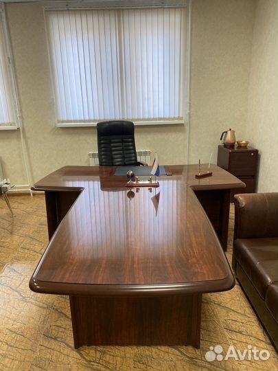 Стол для успешного руководителя