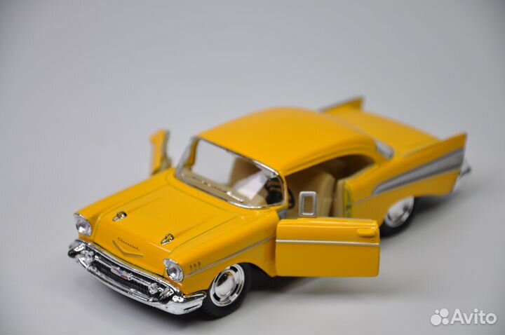 Модель автомобиля Chevrolet Bel Air 1957 металл