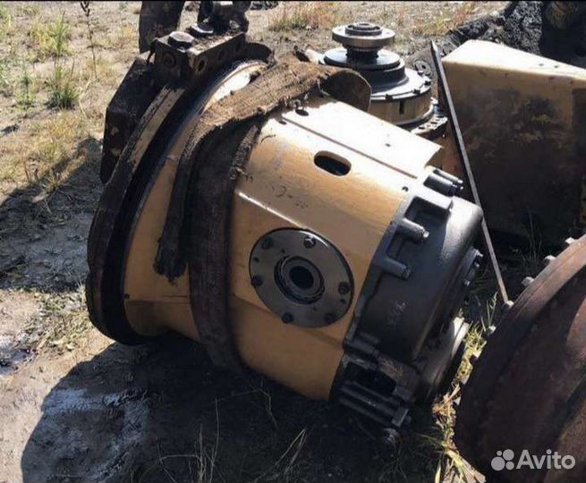 Кпп от бульдозера caterpillar D6R