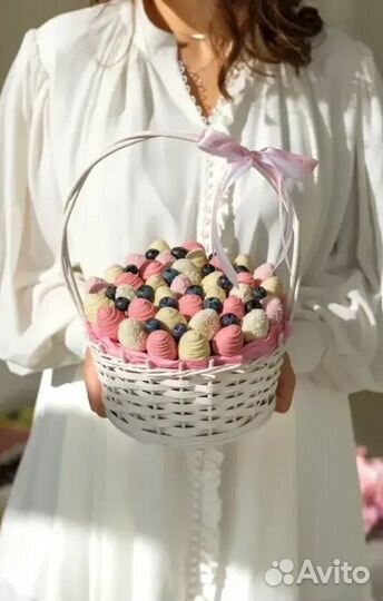 Корзины с клубникой в шоколаде