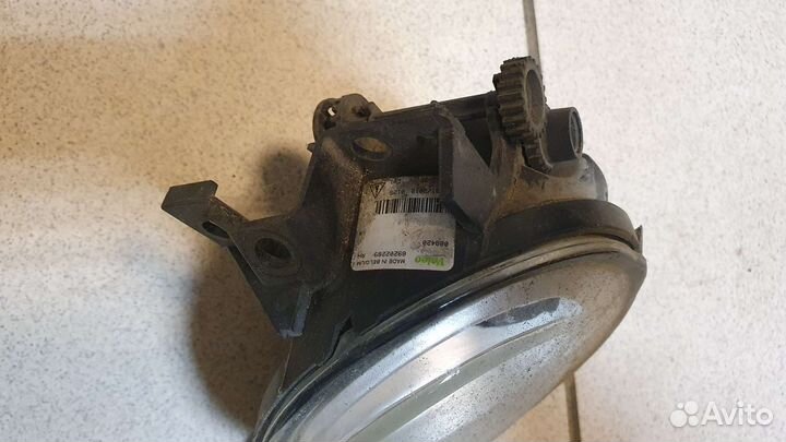 Фара противотуманная правая Vokkswagen Touareg