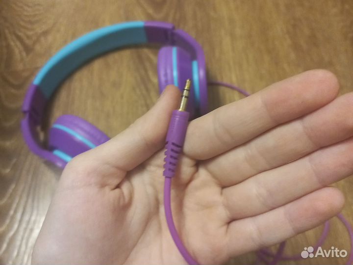 Проводные наушники