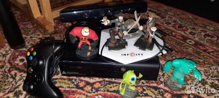 Игровая приставка Xbox 360 4Gb + Kinect