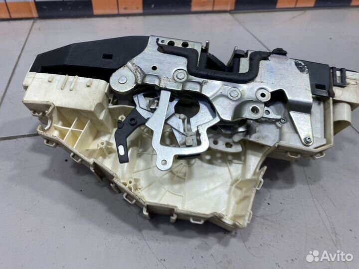 Замок двери передней левой Mercedes W221 S