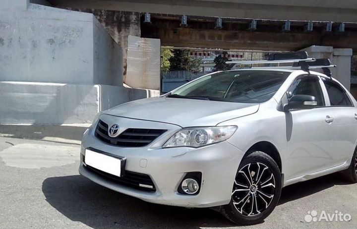 Багажник нa крышy Toyota Corolla 2006-2013г