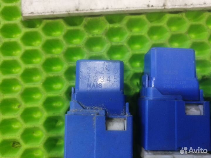 Реле Nissan Note 2523079945