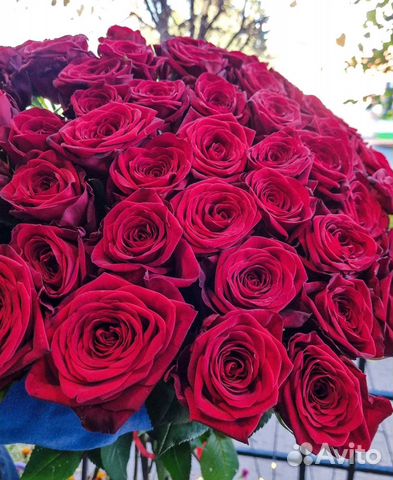 Сотрудник на цветочный склад