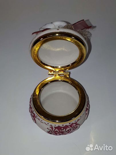 Шкатулка для украшений с бантом