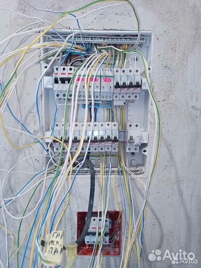 Электрик. Услуги электрика в Москве