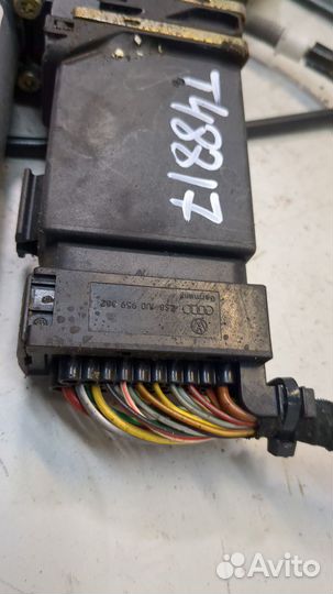 Стеклоподъемник электрический левый передний Skoda Octavia Tour