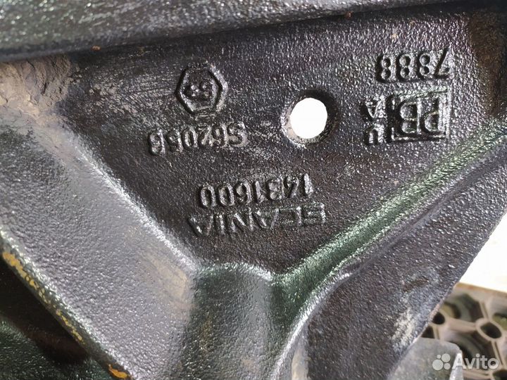 Кронштейн переднего бампера правый Scania 5-series