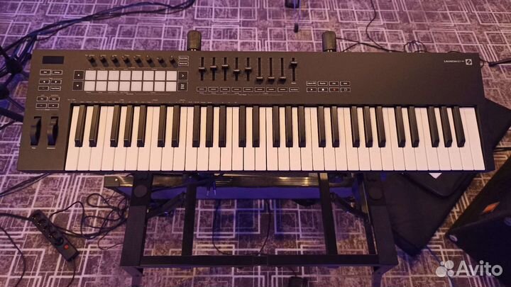 Novation Launchkey MK3 61 Midi клавиатура