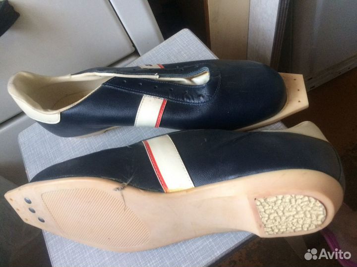 Лыжные ботинки