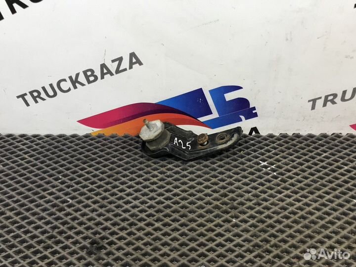 9418300214 Кронштейн воздухозаборника нижний