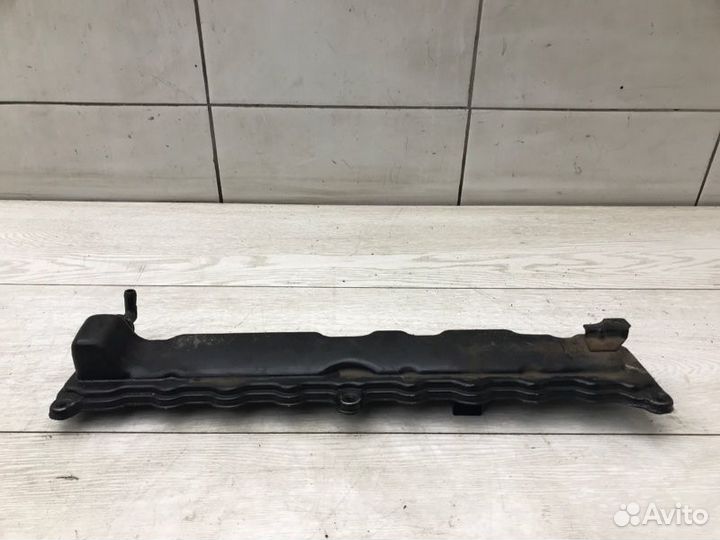 Клапанная крышка правая Mitsubishi Carisma DA2A